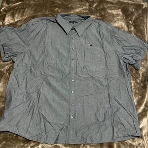 Mens dark gray short sleeve dress shirt.